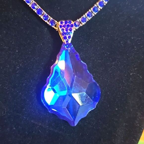 Austrian Crystal Necklace! Excellent CRAFTSMANSHIP! NWOT! - Picture 10 of 13